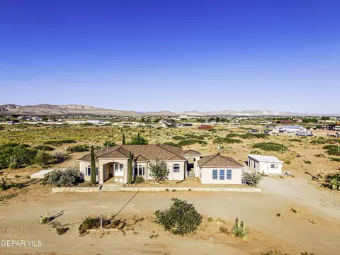 14001 Desert Willow Dr, El Paso, TX 79938