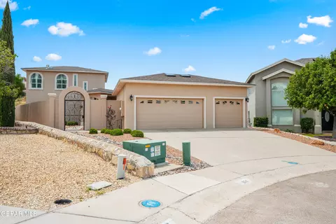 924 Via Descanso Dr, El Paso, TX 79912
