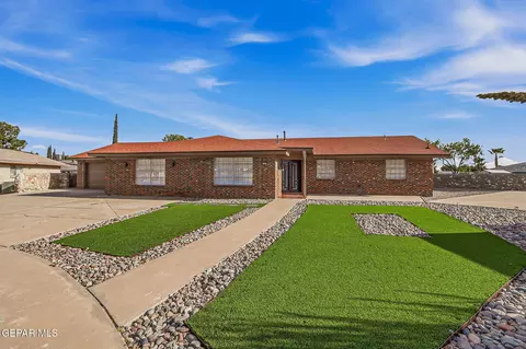 1415 Monte Negro Dr, El Paso, TX 79935