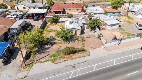 7106 N Loop Dr, El Paso, TX 79915
