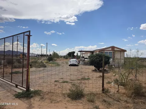 1228 Camino Real Dr, Chaparral, NM 88081