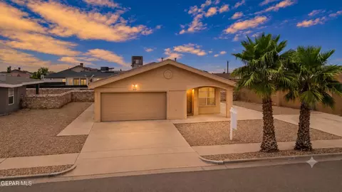 513 Cactus Crossing Dr, Horizon City, TX 79928