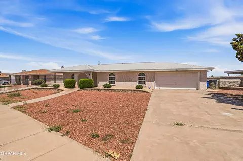 9412 E B Taulbee Dr, El Paso, TX 79924