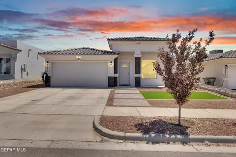 13836 Paseo Central Ave, Horizon City, TX 79928