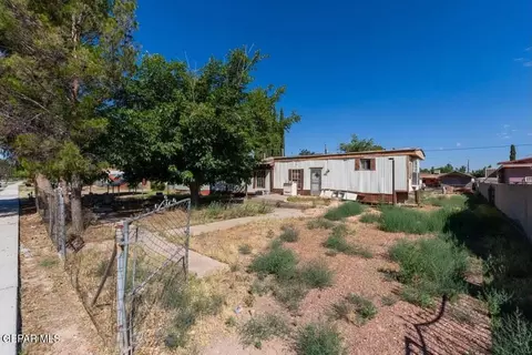 11582 La Poblana Dr, Socorro, TX 79927