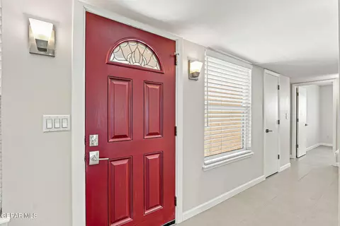 Entry Way - 744 El Parque Dr, El Paso, TX 79912 photo 1 of 6