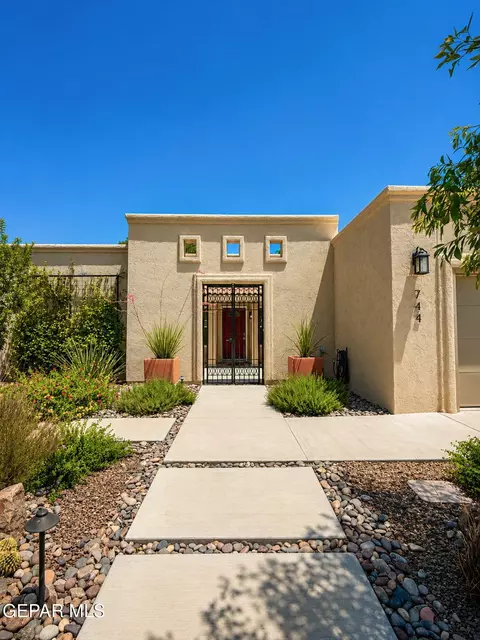 Exterior - 744 El Parque Dr, El Paso, TX 79912 photo 17 of 20