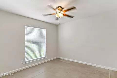 Bedroom - 744 El Parque Dr, El Paso, TX 79912 photo 1 of 7