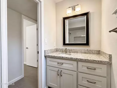 Bath - 744 El Parque Dr, El Paso, TX 79912 photo 2 of 6