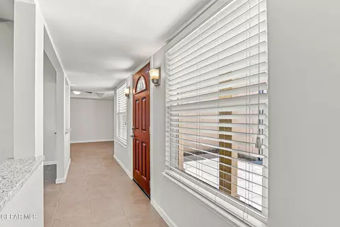 Entry Way - 744 El Parque Dr, El Paso, TX 79912 photo 5 of 6