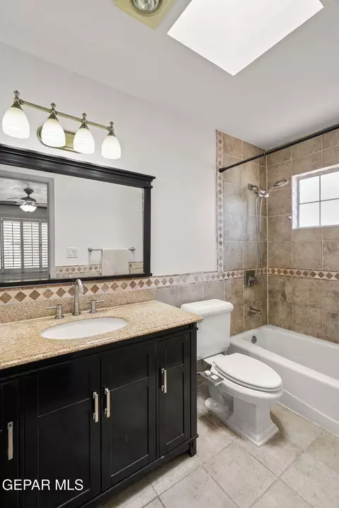 Bath - 773 Villa Vanessa Dr, El Paso, TX 79912 photo 1 of 2