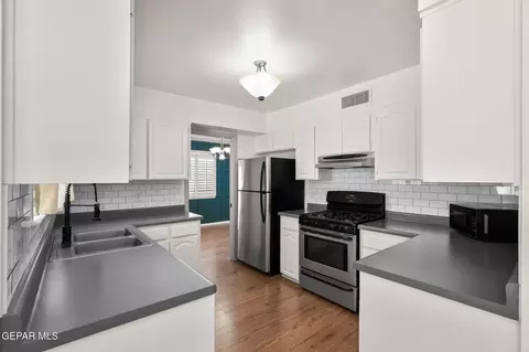 Kitchen - 773 Villa Vanessa Dr, El Paso, TX 79912 photo 2 of 5