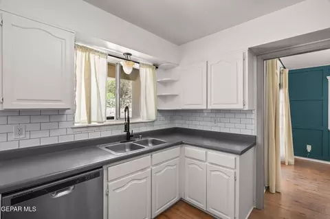 Kitchen - 773 Villa Vanessa Dr, El Paso, TX 79912 photo 3 of 5