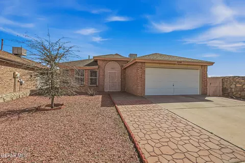 3320 Tierra Nevada Dr, El Paso, TX 79938