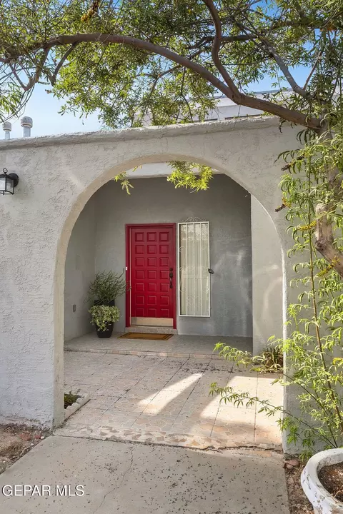 4956 Vista Grande Cir, El Paso, TX 79922
