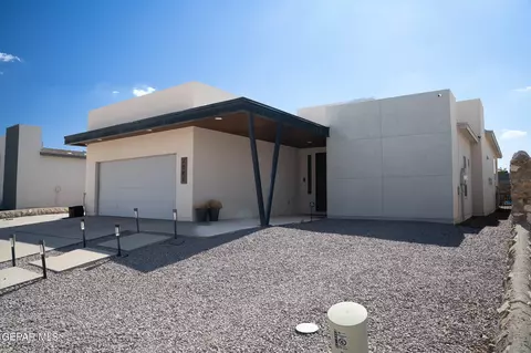 2841 Sammy Cervantes St, El Paso, TX 79938