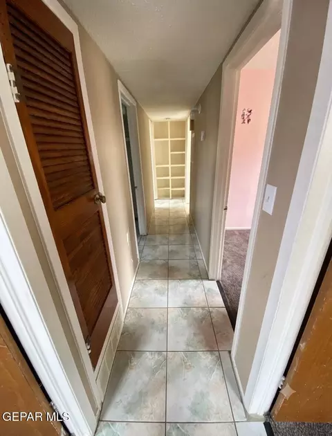 Entry Way - 708 E Washington St, Anthony, TX 79821 photo 2 of 2