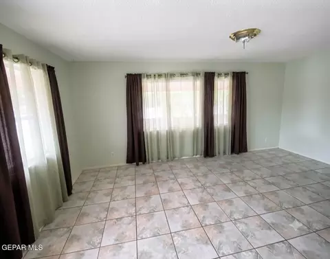Living - 708 E Washington St, Anthony, TX 79821 photo 1 of 1