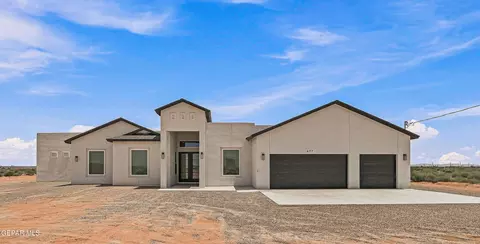677 Yuma Desert Dr, Chaparral, NM 88081