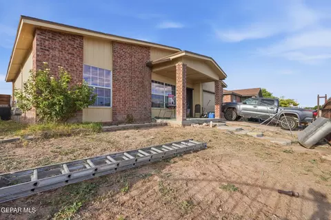 14309 Venecia Dr, Horizon City, TX 79928