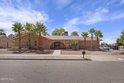1739 Tommy Aaron Dr, El Paso, TX 79936