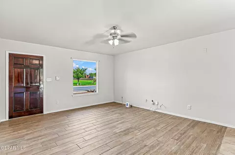 Living - 3229 Perla Point Dr, El Paso, TX 79938 photo 4 of 5