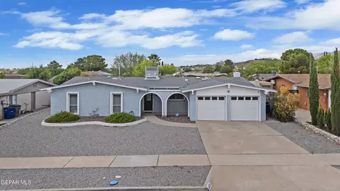 6705 Los Altos Dr, El Paso, TX 79912