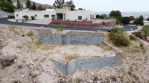 38 Kingery Dr, El Paso, TX 79902