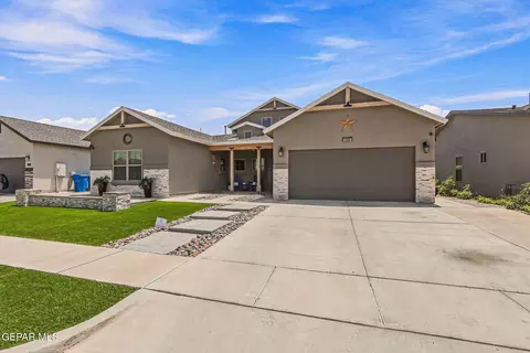 620 David Ortiz St, Socorro, TX 79927