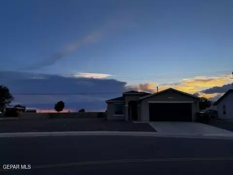 953 Yellow Bells Pl, Horizon City, TX 79928