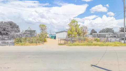 106 Ennis St, El Paso, TX 79928