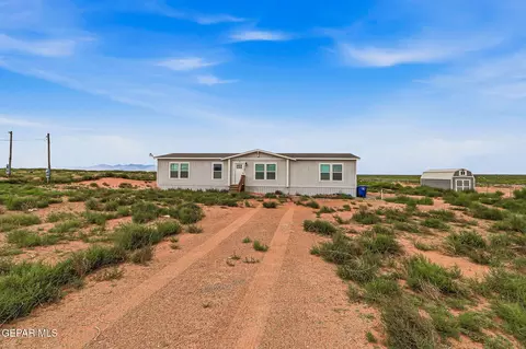 1385 Thar Desert Dr, Chaparral, NM 88081