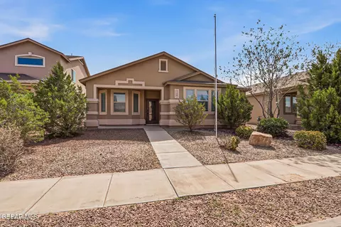2064 Robert Minnie, El Paso, TX 79938