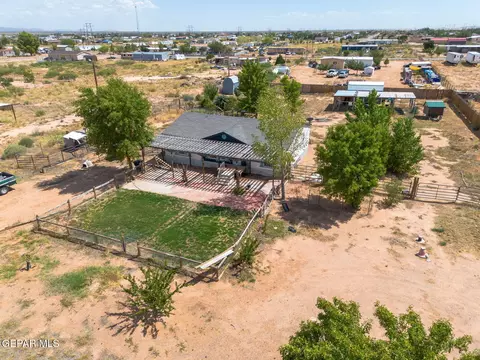 1033 Oasis Dr, Chaparral, NM 88081