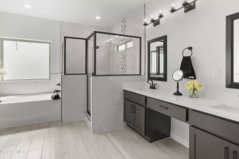 Bath - 3876 Bubble Pl, El Paso, TX 79938 photo 8 of 8