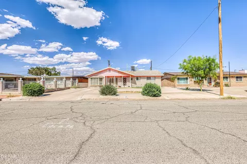 7133 Lemon Tree Ln, El Paso, TX 79915