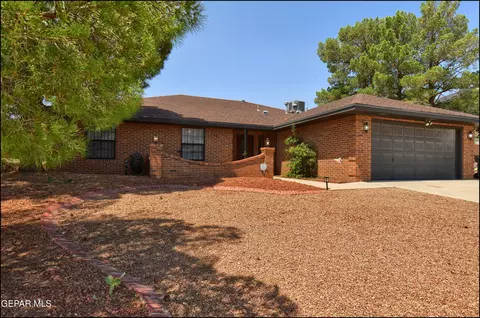6761 Villa Hermosa Dr, El Paso, TX 79912