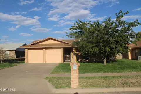 11048 Middledale St, El Paso, TX 79934