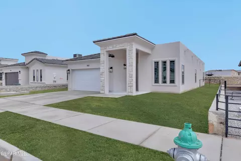 10891 Francisco Vaquera Dr, Socorro, TX 79927