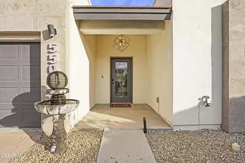 5500 Valley Oak Dr, El Paso, TX 79932