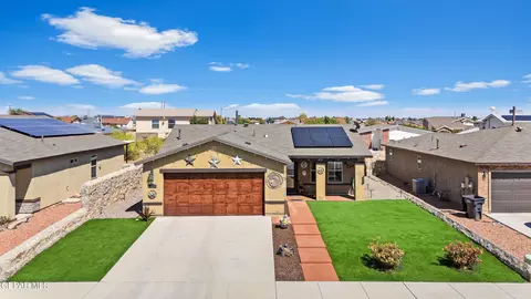 724 Villa Romero Dr, Horizon City, TX 79928