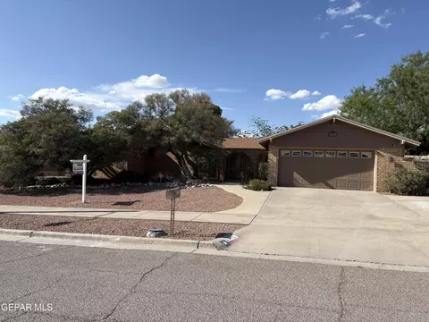 6715 Camino Fuente Dr, El Paso, TX 79912