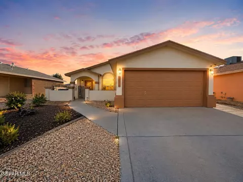 3273 Garden Point Dr, El Paso, TX 79938