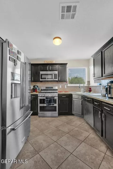 12808 Luis Cortinas Ln, El Paso, TX 79938