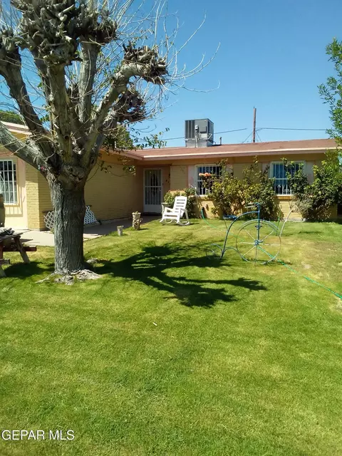 2121 Febrero Dr, El Paso, TX 79935