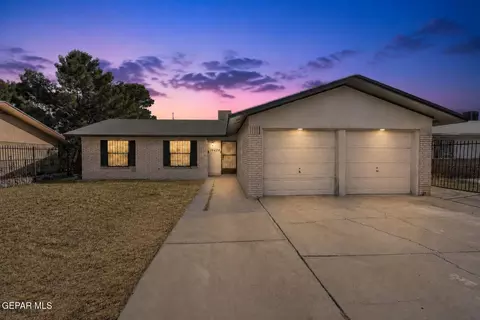 10420 Maxwood Dr, El Paso, TX 79935