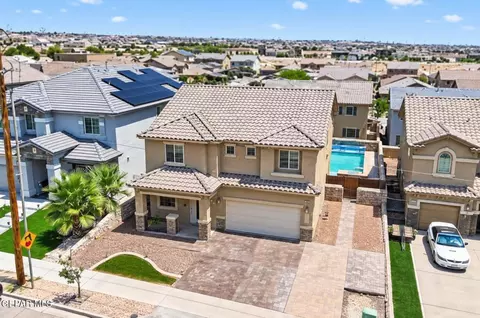 12118 Chapel Hill Rd, Horizon City, TX 79928