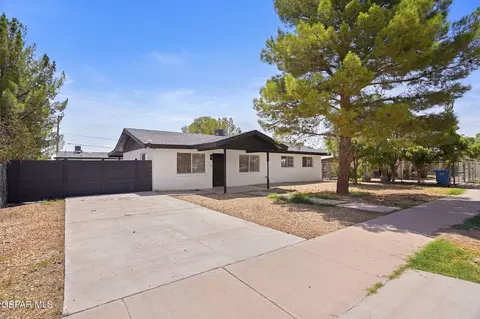 10736 Donna Marie Dr, Socorro, TX 79927