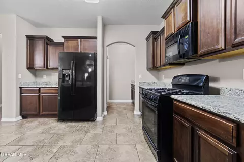 Entry Way - 11368 E Ranch Ct, El Paso, TX 79934 photo 3 of 7