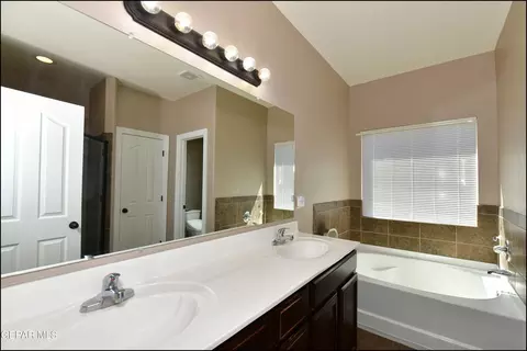 Bath - 11368 E Ranch Ct, El Paso, TX 79934 photo 5 of 8